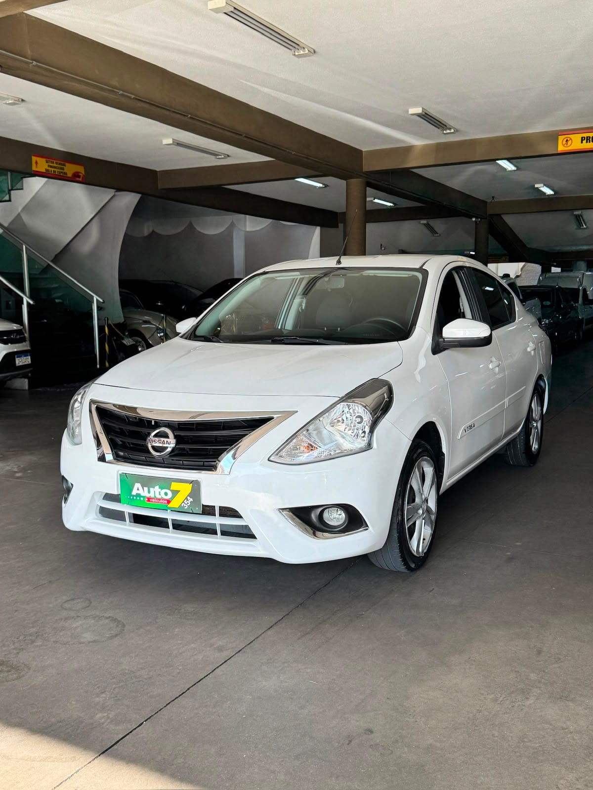NISSAN VERSA - Foto 1